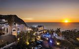 Aussicht über Sorriso Resort und Meer Abends in Italien, Ischia